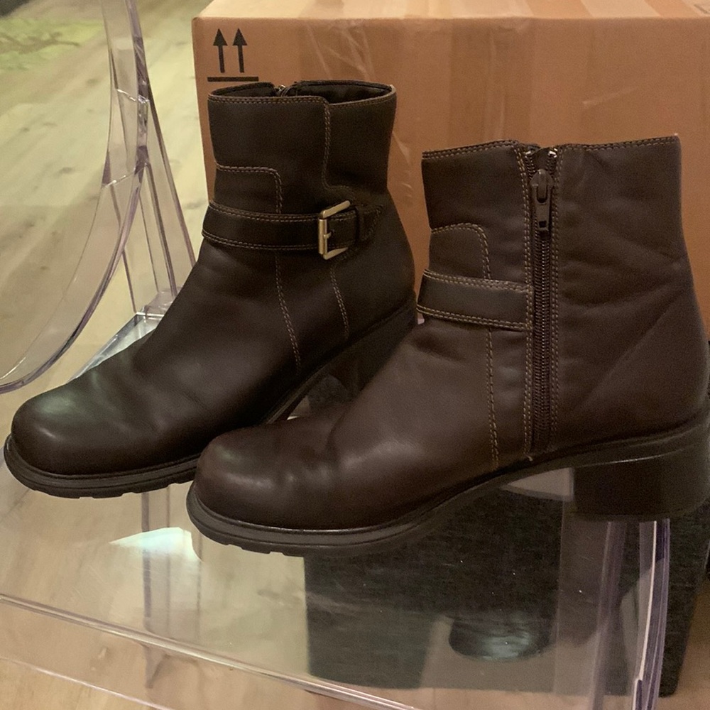 Bass boots